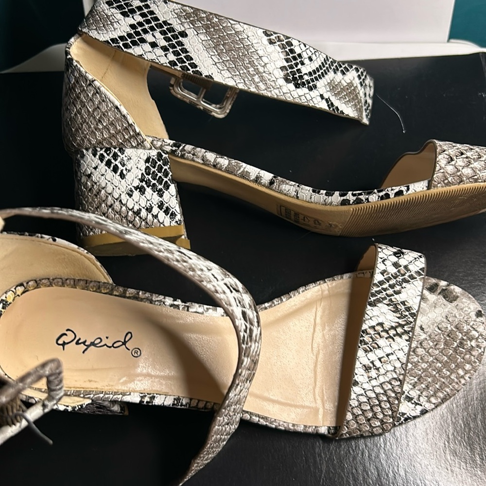 Qupid sandals